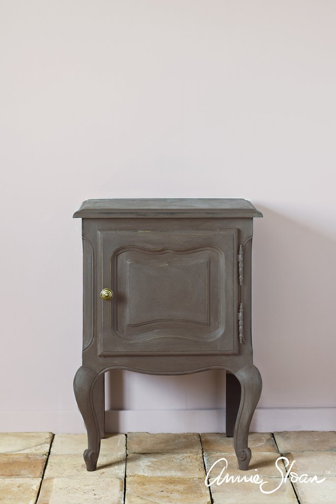 anniesloan_honfleur_sidetable